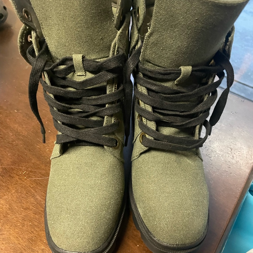 Maurice’s Boots